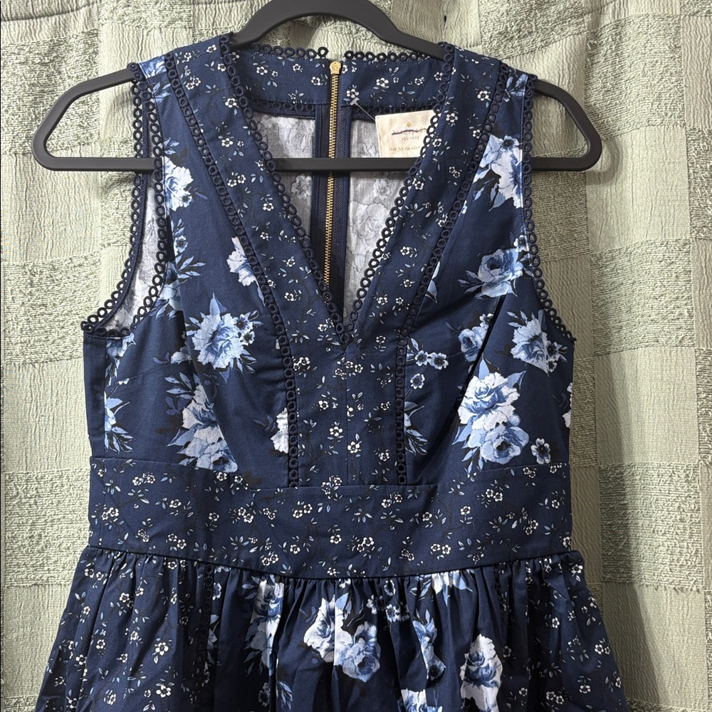 Kate spade Navy Floral Dress with Gold Zipper - Picture 2 of 12